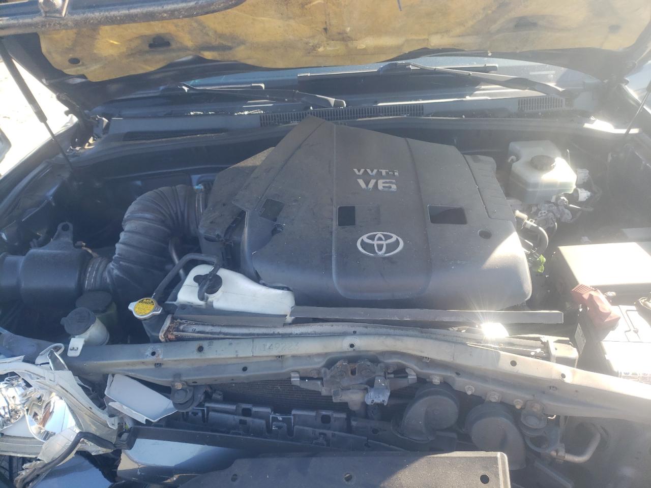 JTEBU14R048011983 2004 Toyota 4Runner Sr5