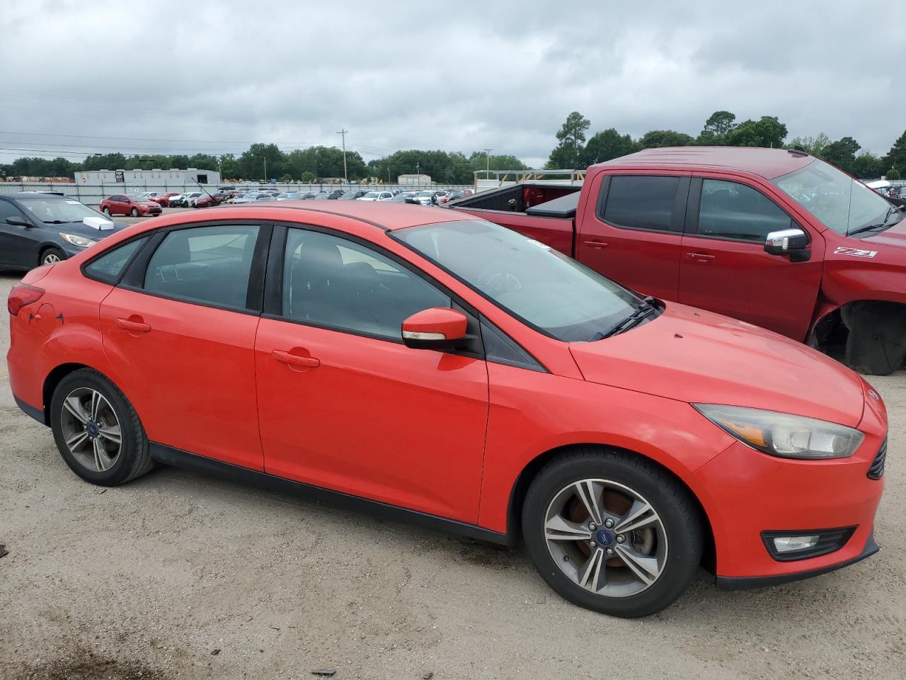 2016 Ford Focus Se vin: 1FADP3FE6GL201160