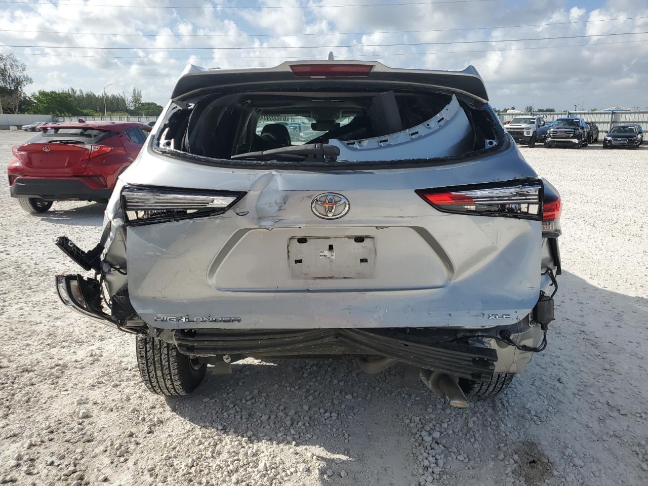 5TDHZRAH9MS035821 2021 Toyota Highlander Xle