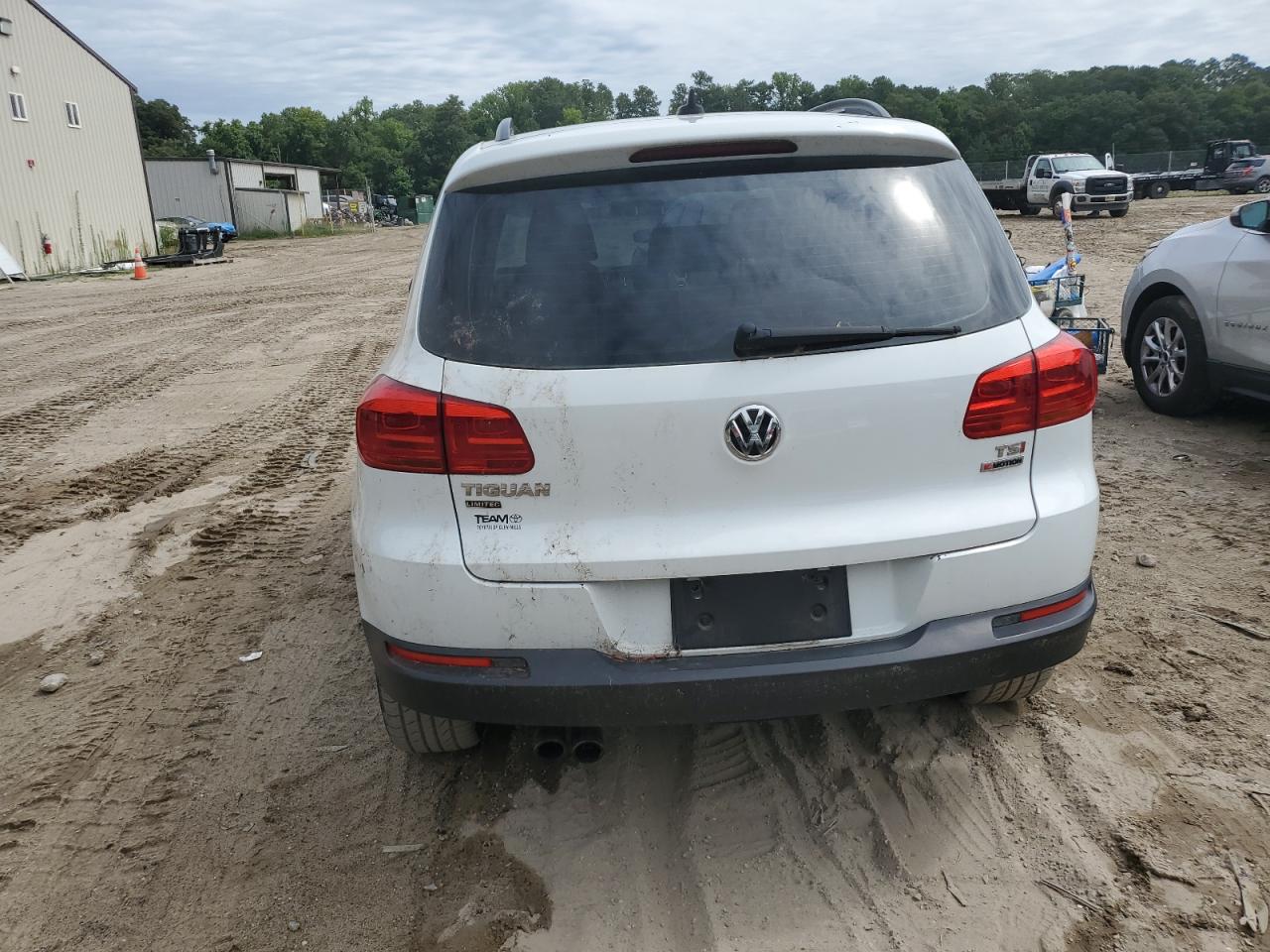 2017 Volkswagen Tiguan S vin: WVGBV7AX3HK050692