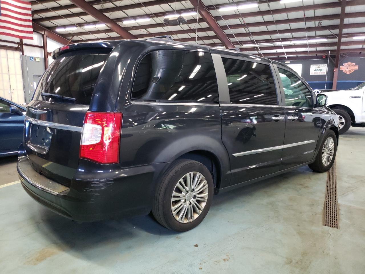 2015 Chrysler Town & Country Touring L vin: 2C4RC1CG1FR656073