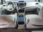 TOYOTA SIENNA LE photo