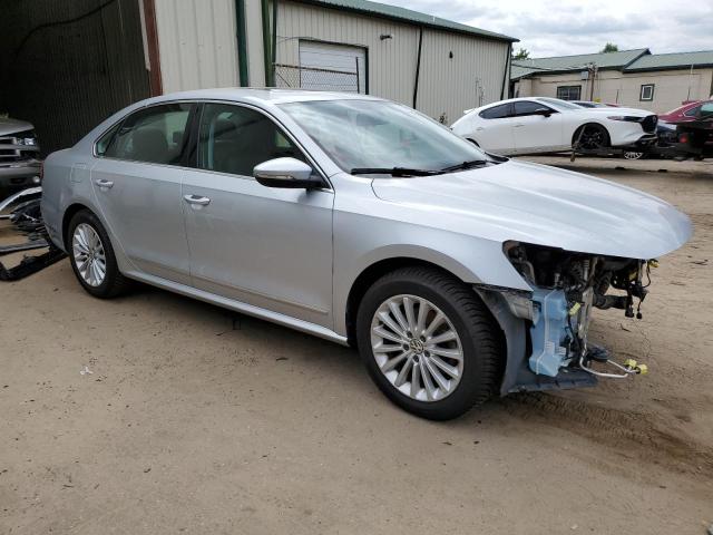 2017 VOLKSWAGEN PASSAT SE - 1VWBT7A33HC010787