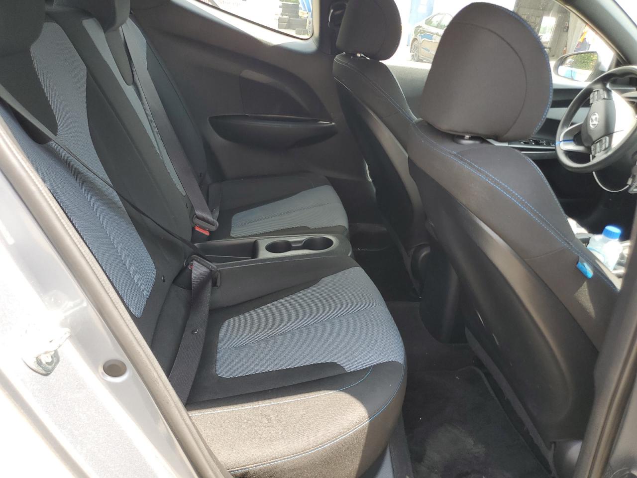 KMHTG6AF2KU017050 2019 Hyundai Veloster Base