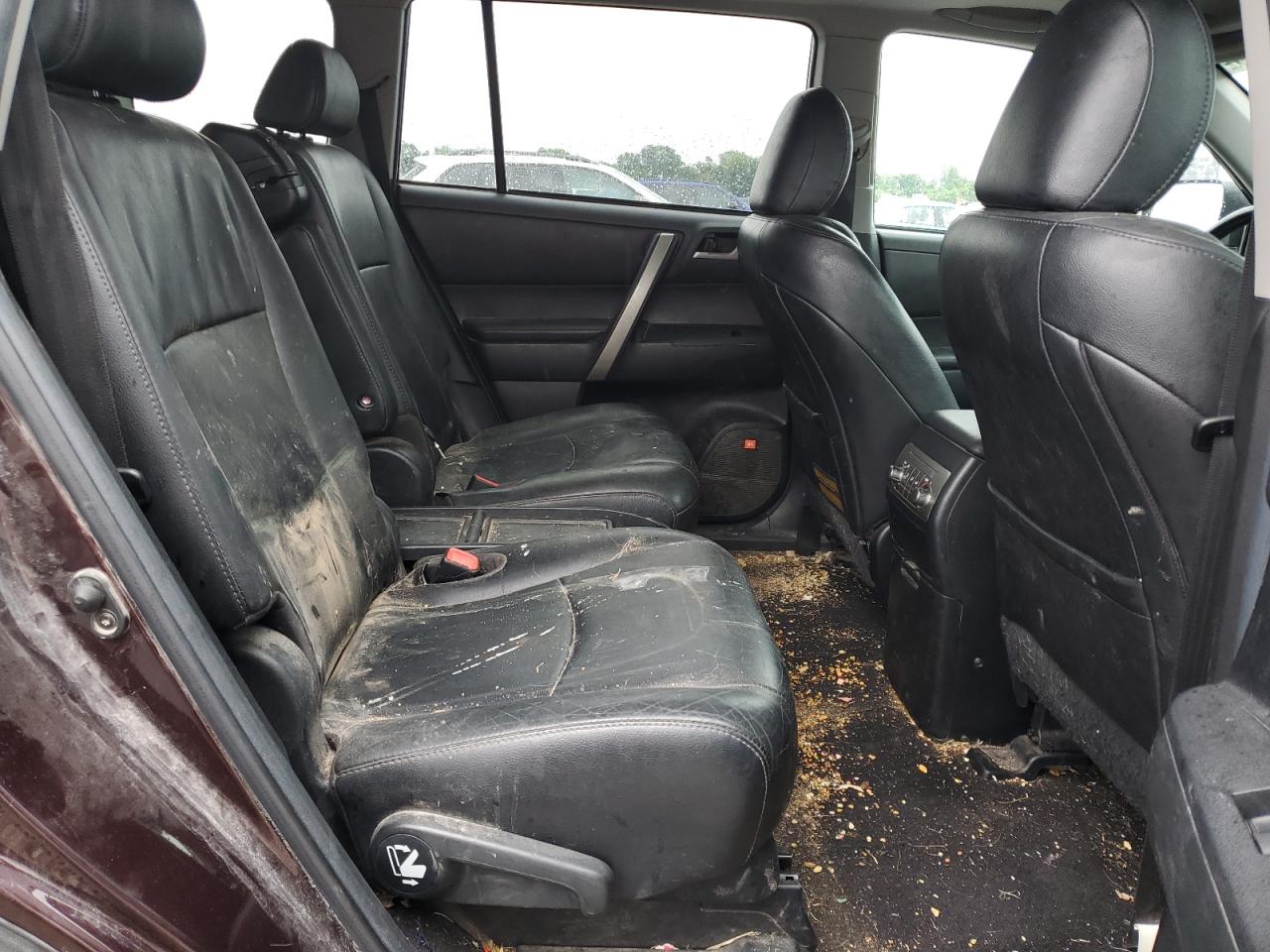 5TDBK3EH9CS111862 2012 Toyota Highlander Base