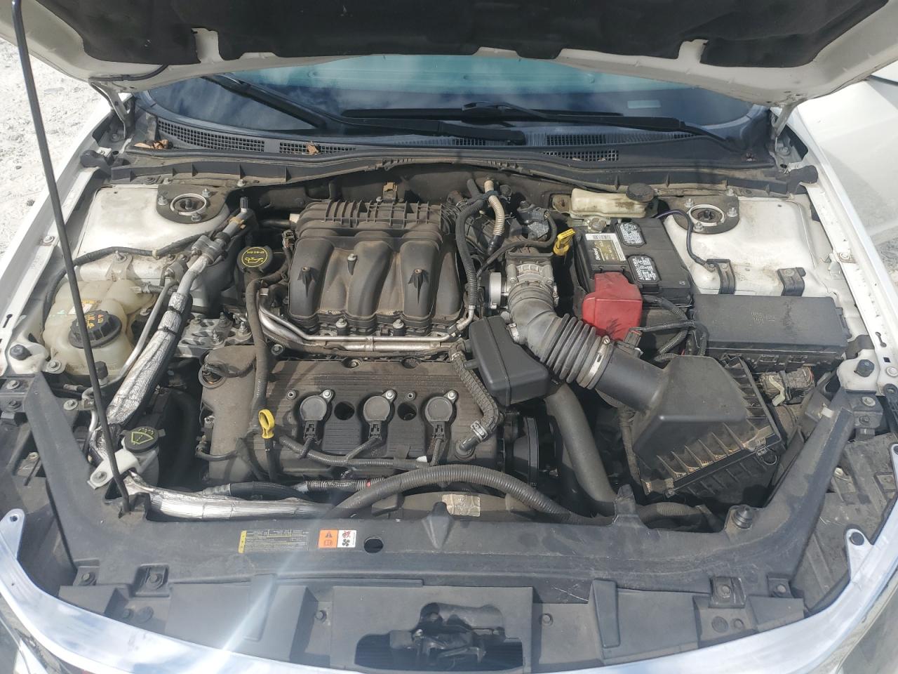 3FAHP0HG9AR214279 2010 Ford Fusion Se