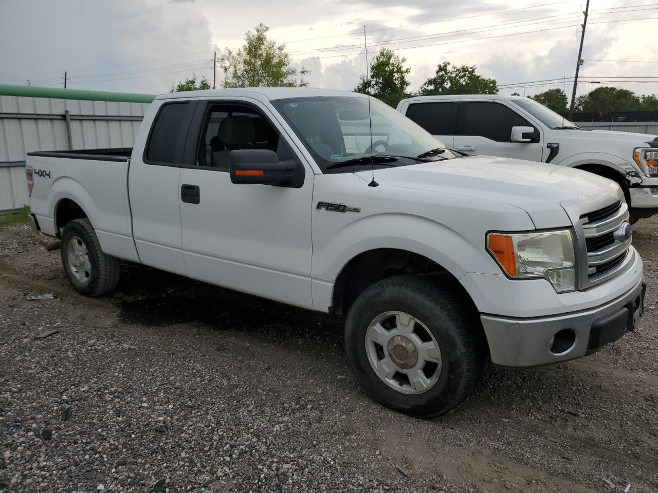 2013 Ford F150 Super Cab vin: 1FTFX1EF6DKF11716