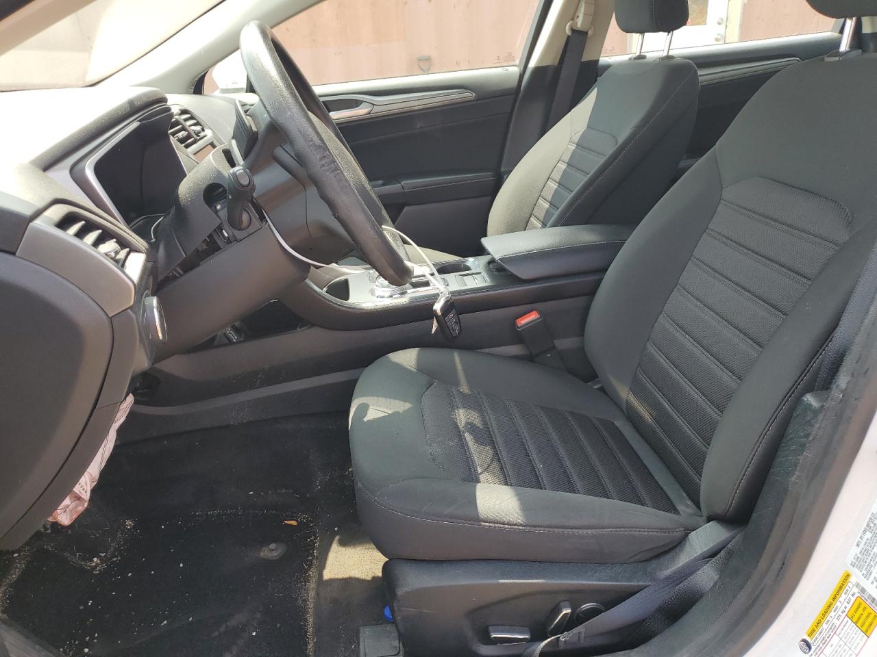 3FA6P0HD1KR281683 2019 Ford Fusion Se