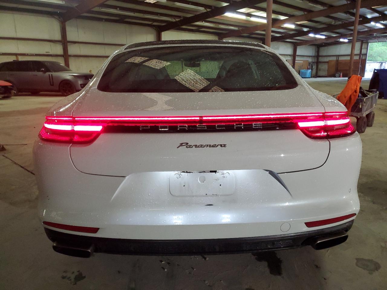 WP0AA2A77JL103604 2018 Porsche Panamera 4