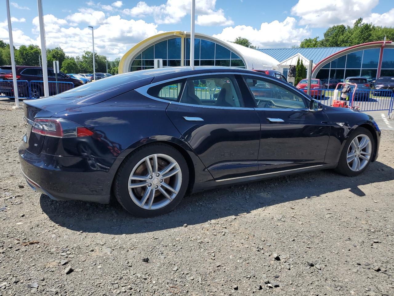 2013 Tesla Model S vin: 5YJSA1CG3DFP08772