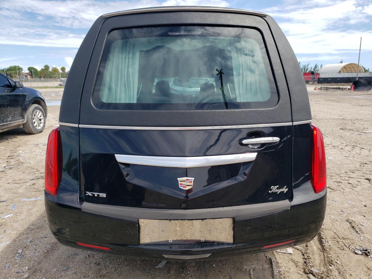 2GEXG7U32F9500495 2015 Cadillac Xts Funeral Coach