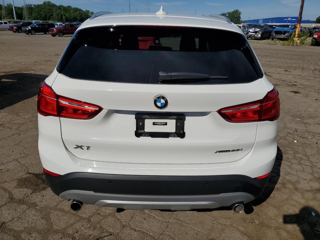 WBXHT3C30J5L32237 2018 BMW X1 xDrive28I