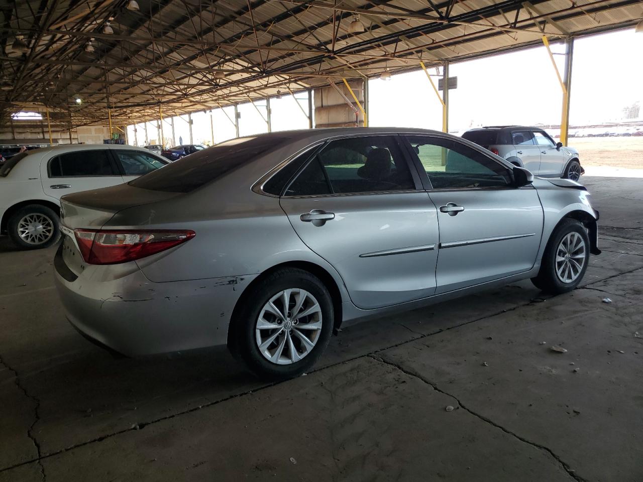 4T4BF1FK4GR571758 2016 Toyota Camry Le