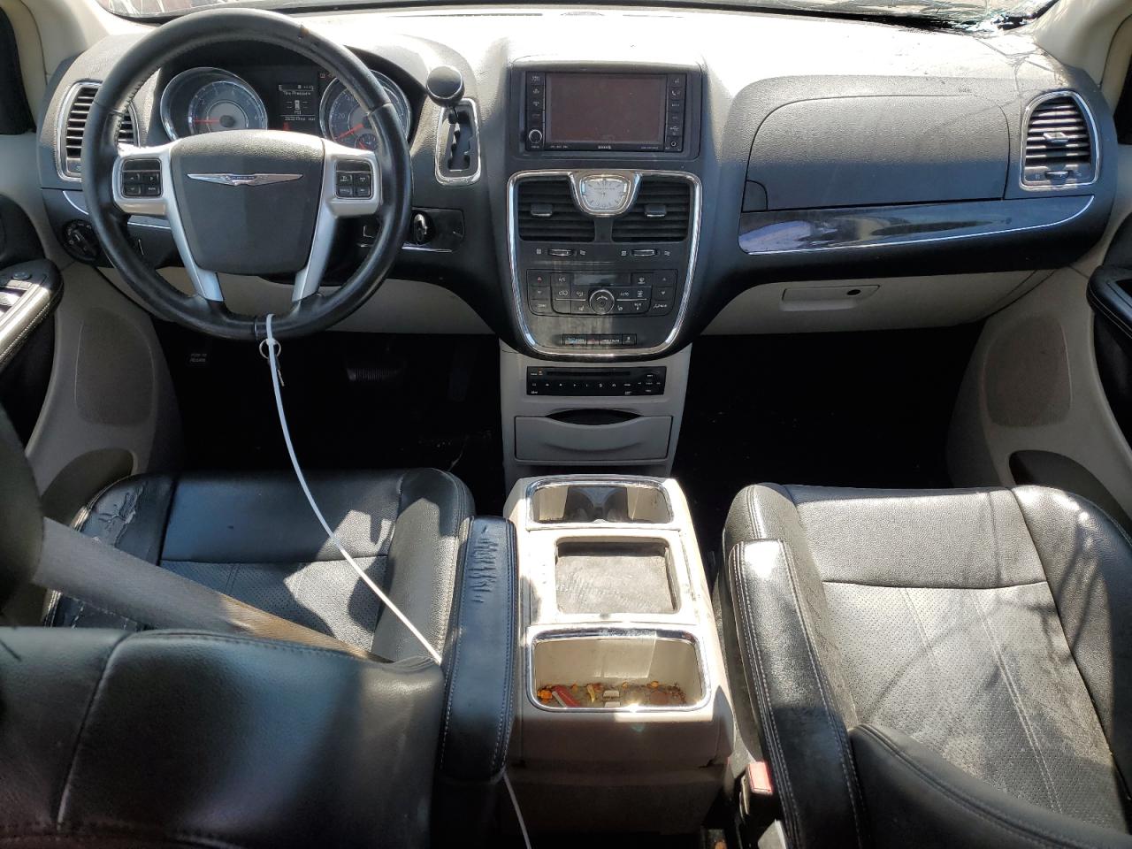 2A4RR8DG0BR690094 2011 Chrysler Town & Country Touring L