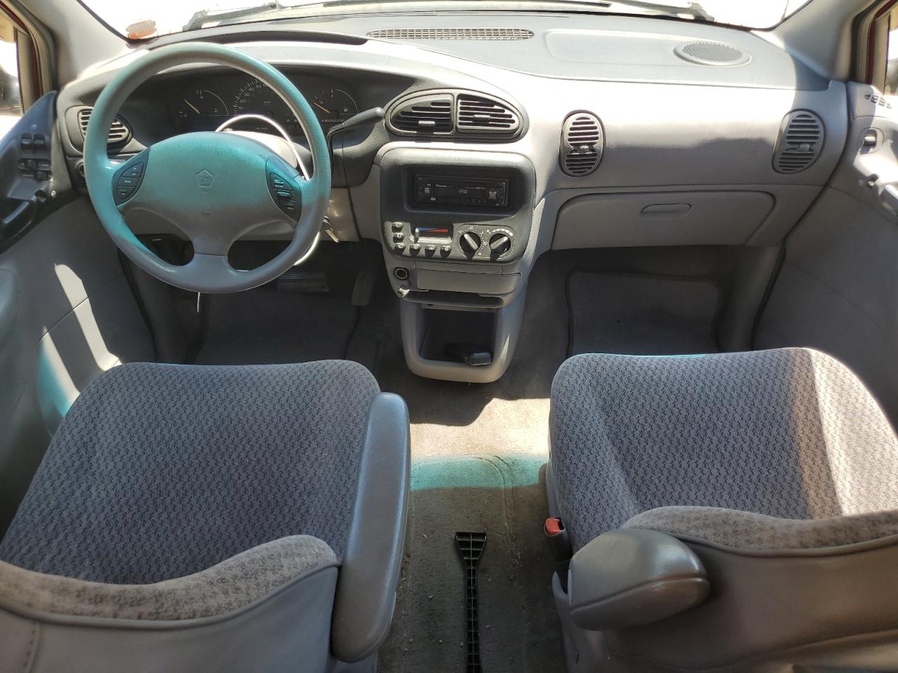 2C4FJ25B9YR857576 2000 Chrysler Voyager