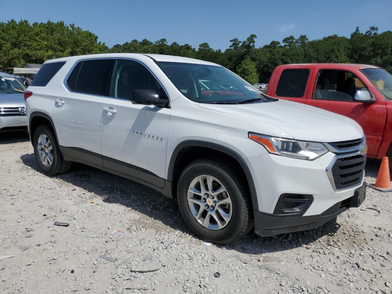 2018 Chevrolet Traverse Ls vin: 1GNERFKWXJJ148546