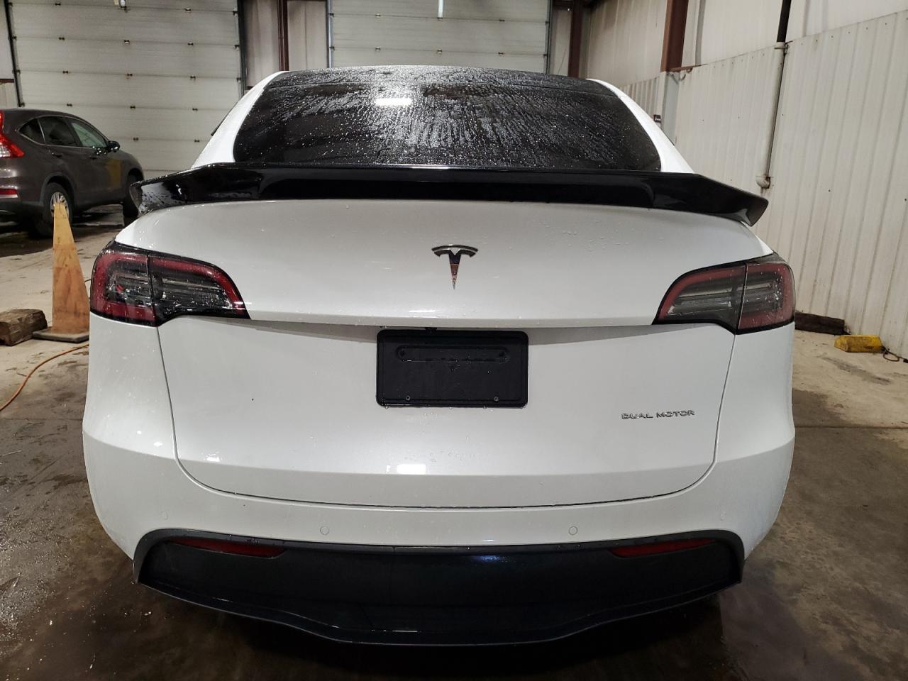 5YJYGDEE2MF249689 2021 Tesla Model Y