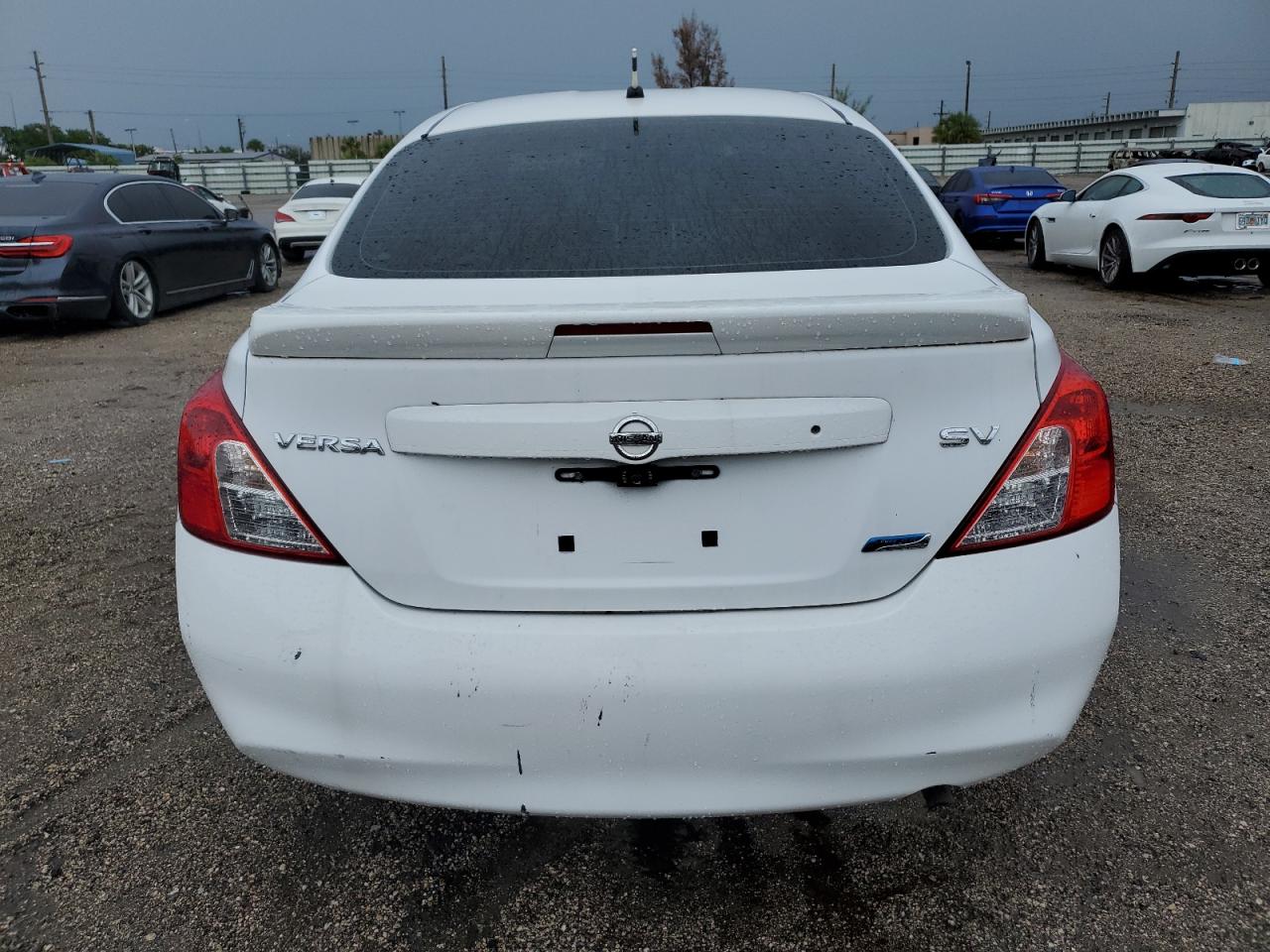 3N1CN7AP7EL815229 2014 Nissan Versa S