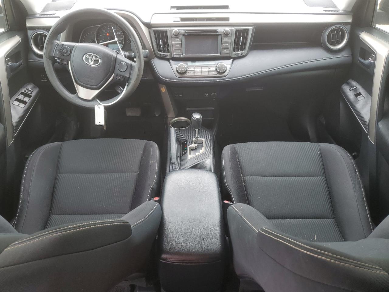 2T3WFREV0FW157419 2015 Toyota Rav4 Xle