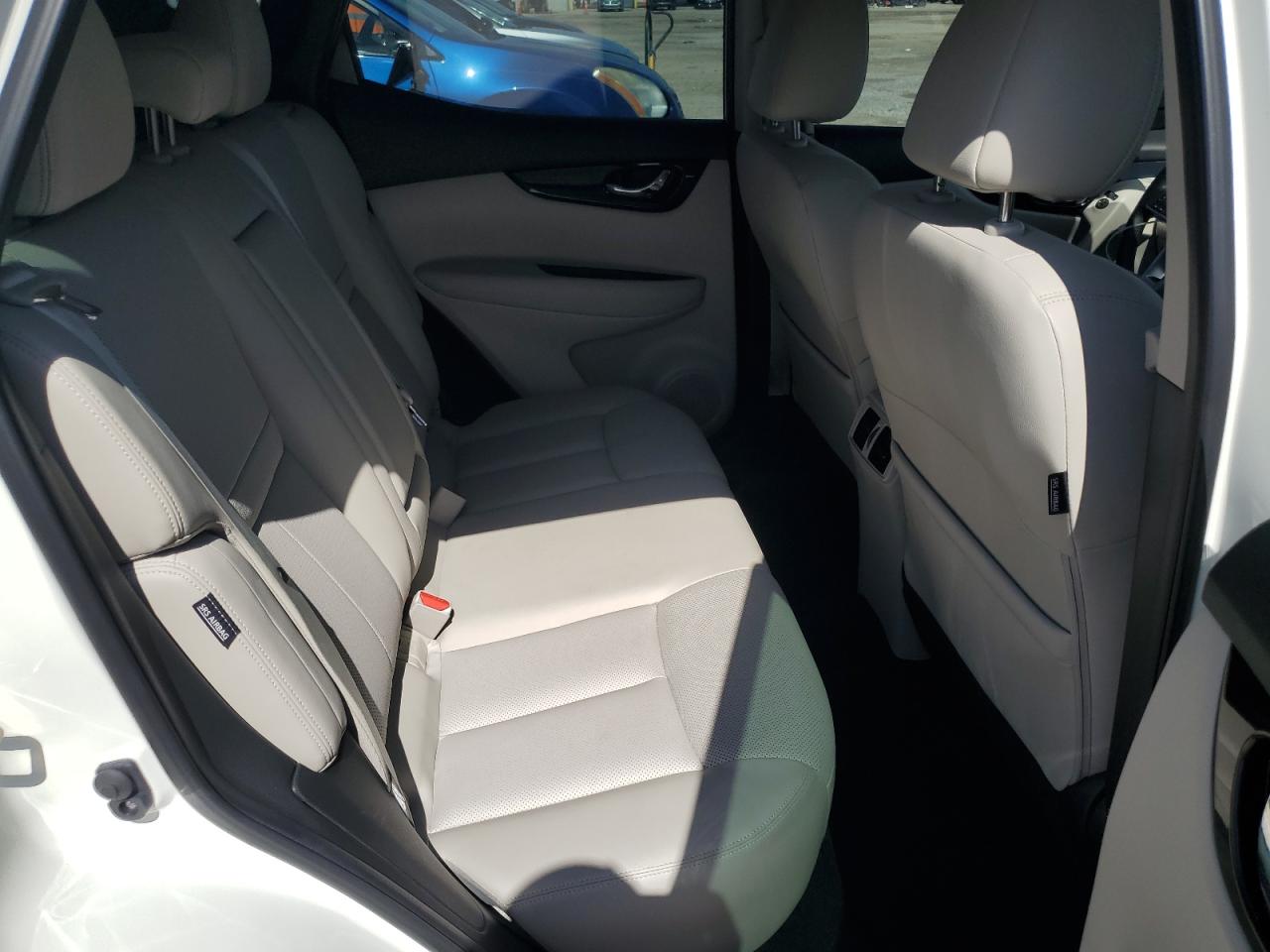 JN1BJ1CV6NW352414 2022 Nissan Rogue Sport Sl