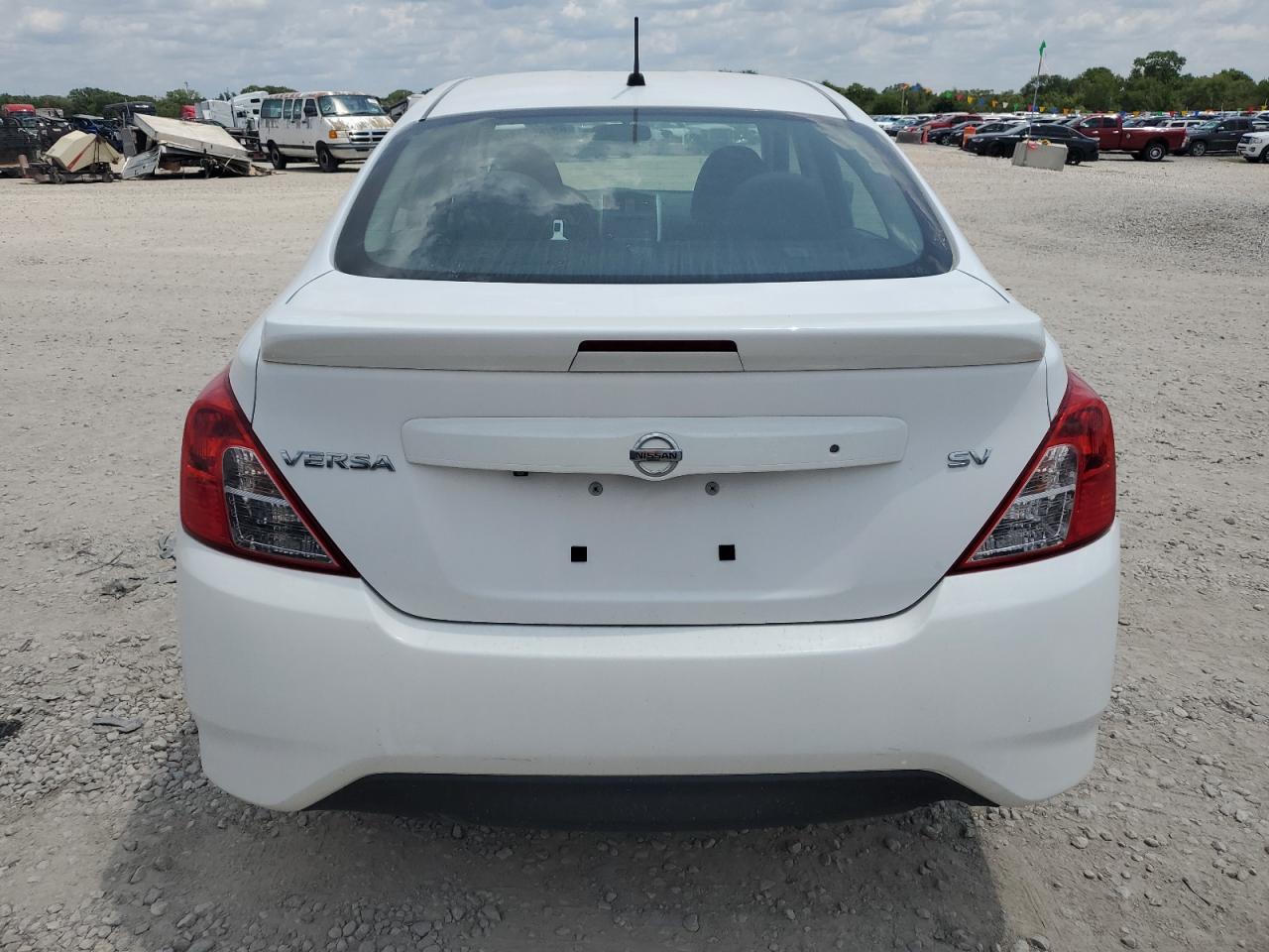 Lot #2996601667 2019 NISSAN VERSA S