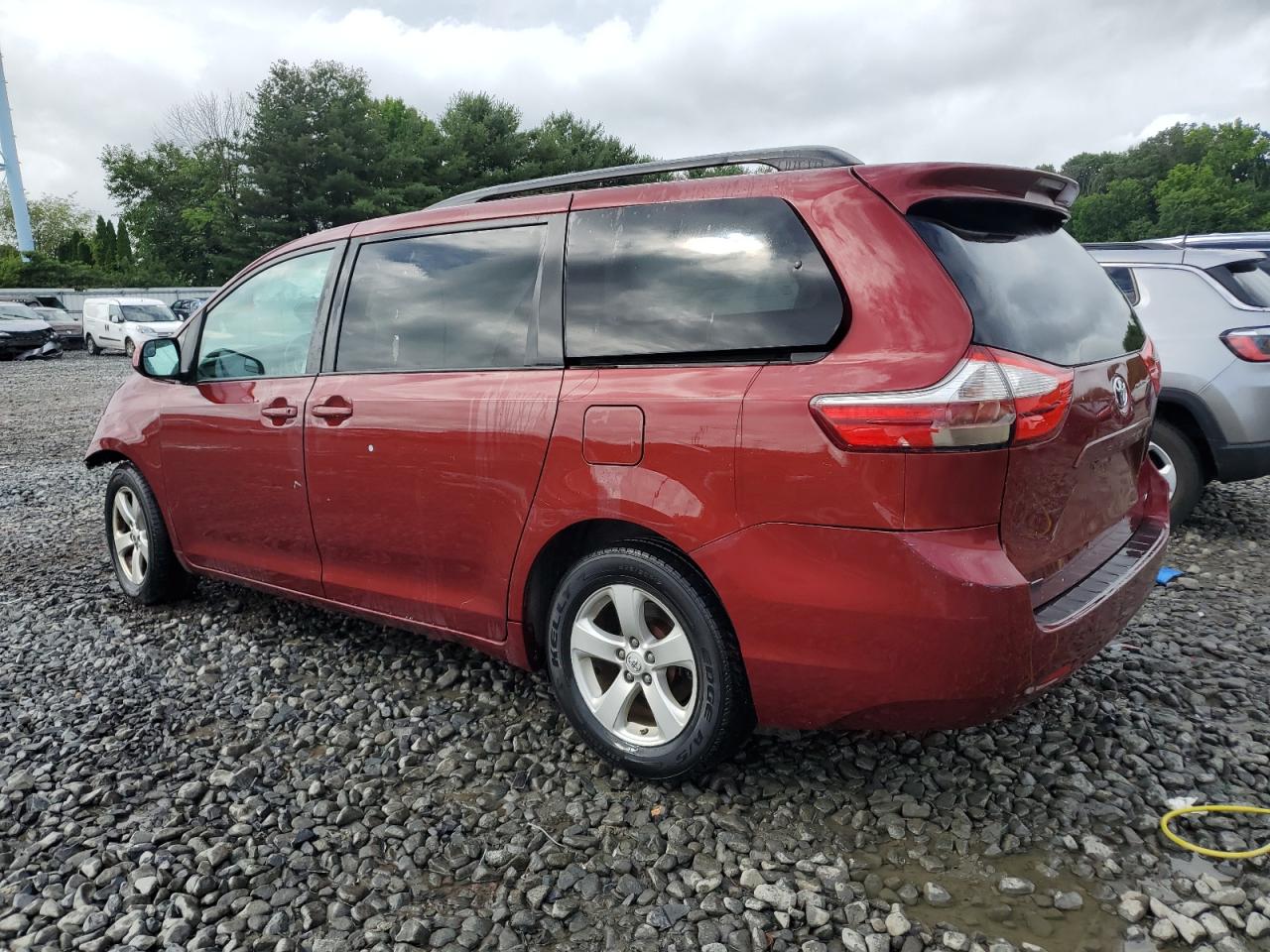 2015 Toyota Sienna Le vin: 5TDKK3DC0FS560261