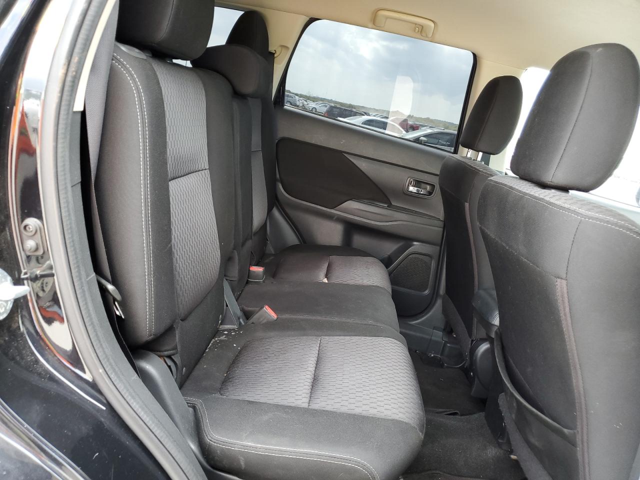 Lot #3303867709 2015 MITSUBISHI OUTLANDER