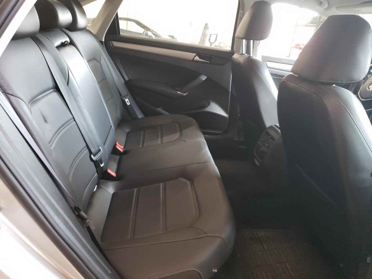 1VWSA7A36LC026836 2020 Volkswagen Passat Se