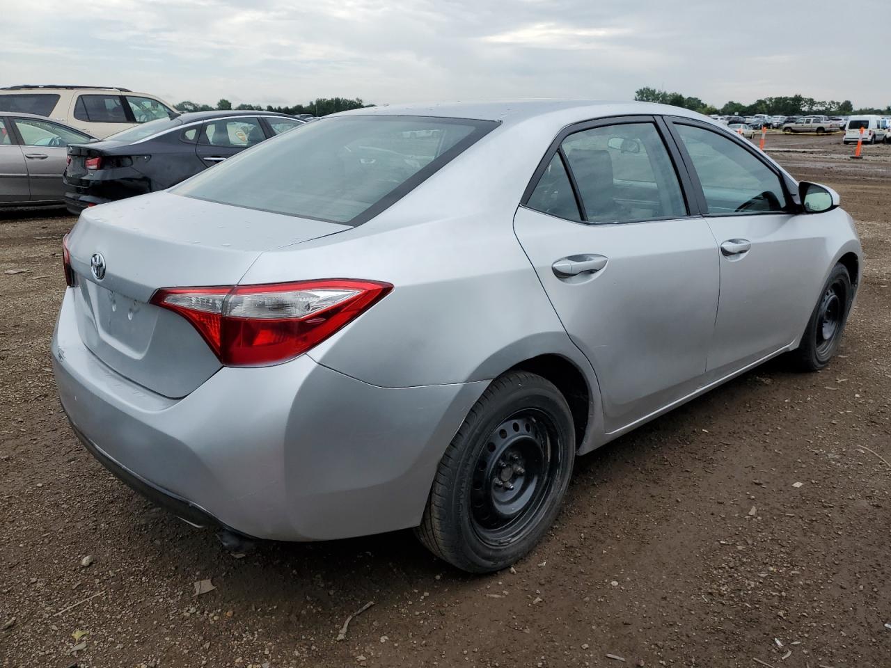 2015 Toyota Corolla L vin: 5YFBURHE6FP333884