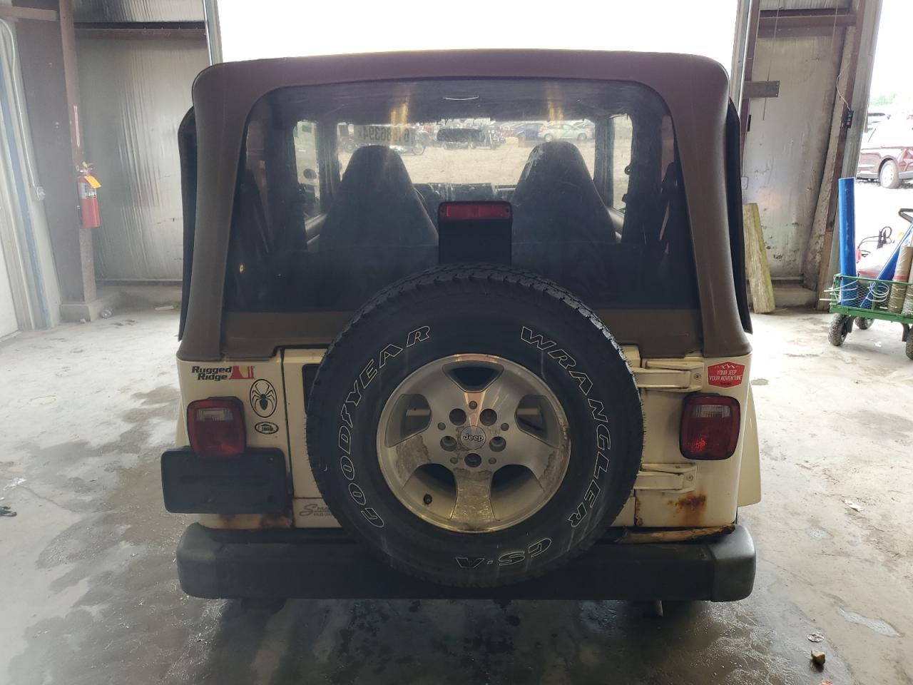 1J4FA59S51P346010 2001 Jeep Wrangler / Tj Sahara