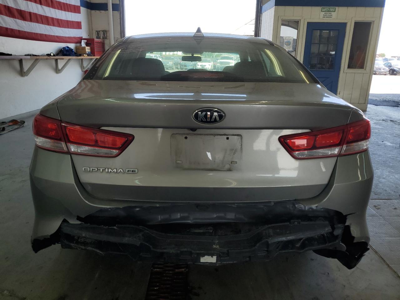 5XXGT4L39JG179240 2018 Kia Optima Lx