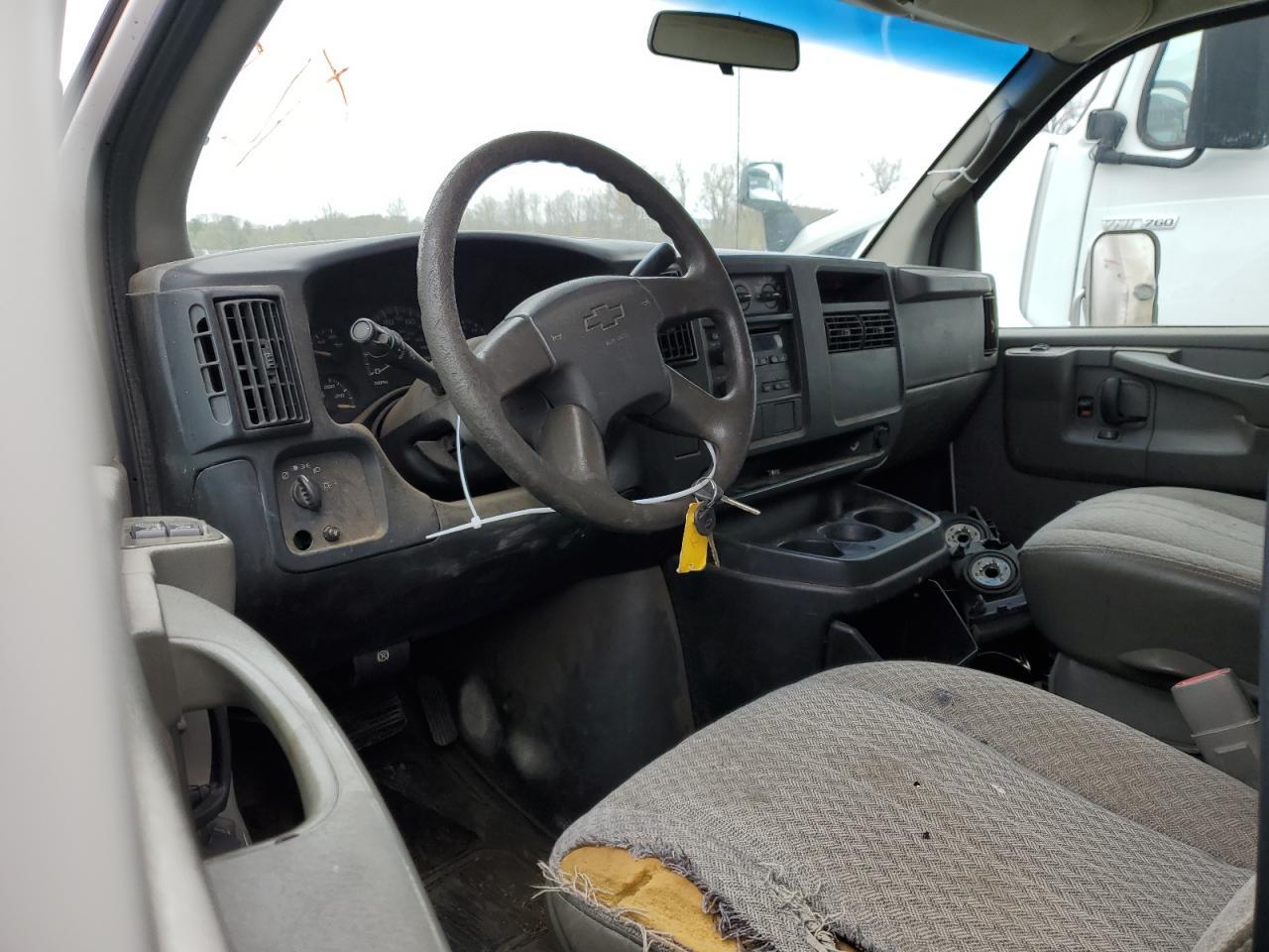 1GBJG31U541168241 2004 Chevrolet Express G3500