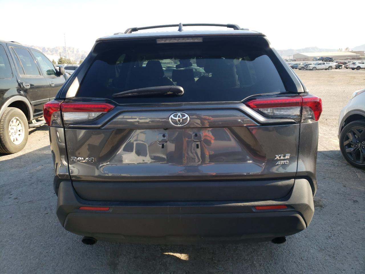 2T3P1RFV6KW042531 2019 Toyota Rav4 Xle