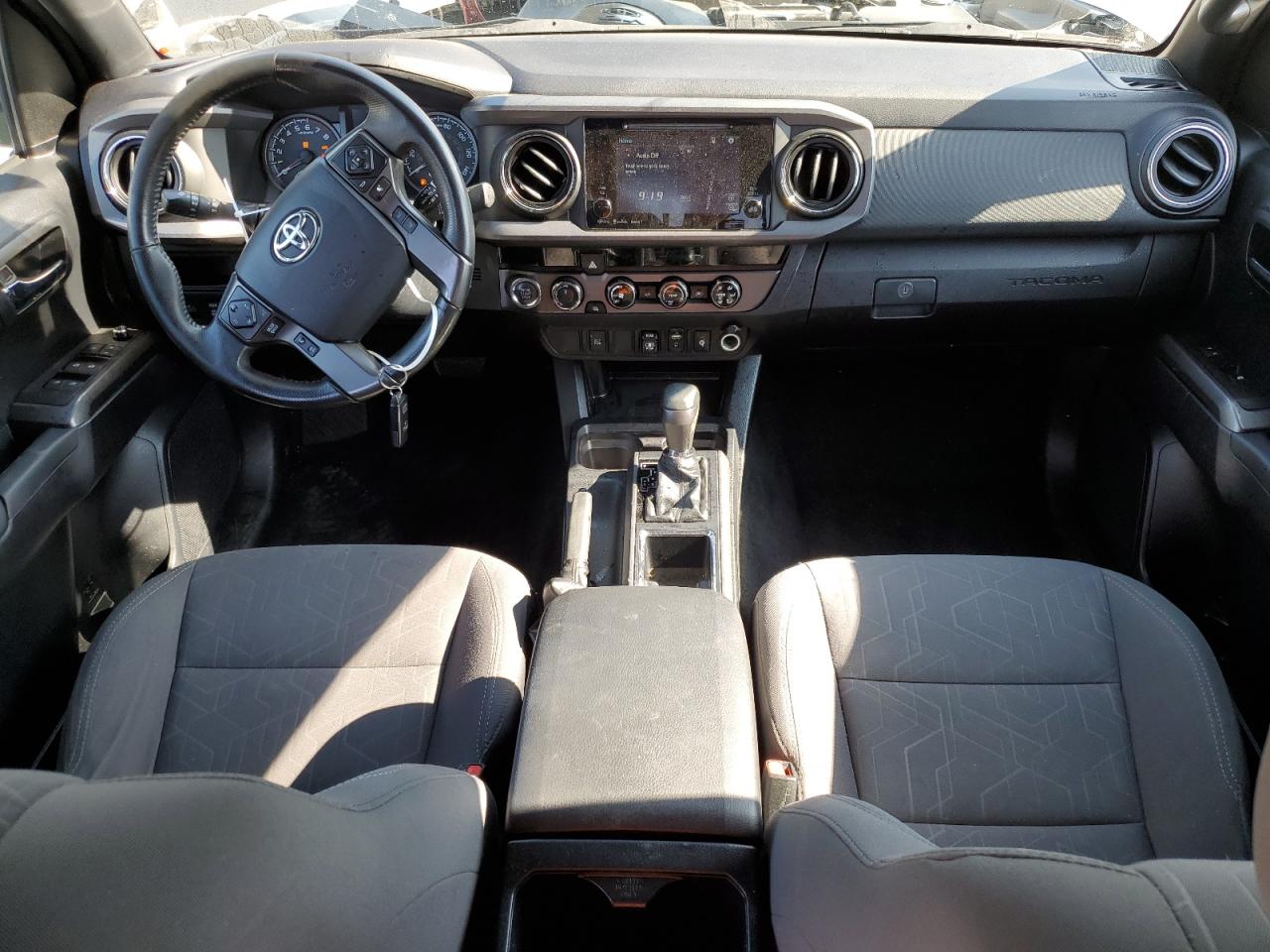 3TMCZ5AN2JM188710 2018 Toyota Tacoma Double Cab