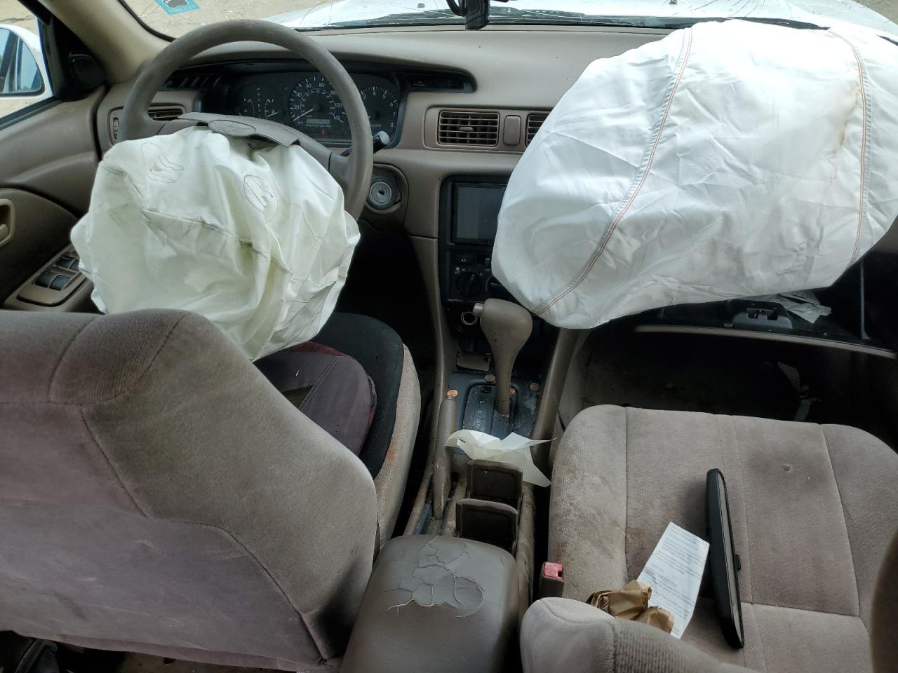 JT2BG22K0X0296462 1999 Toyota Camry Le