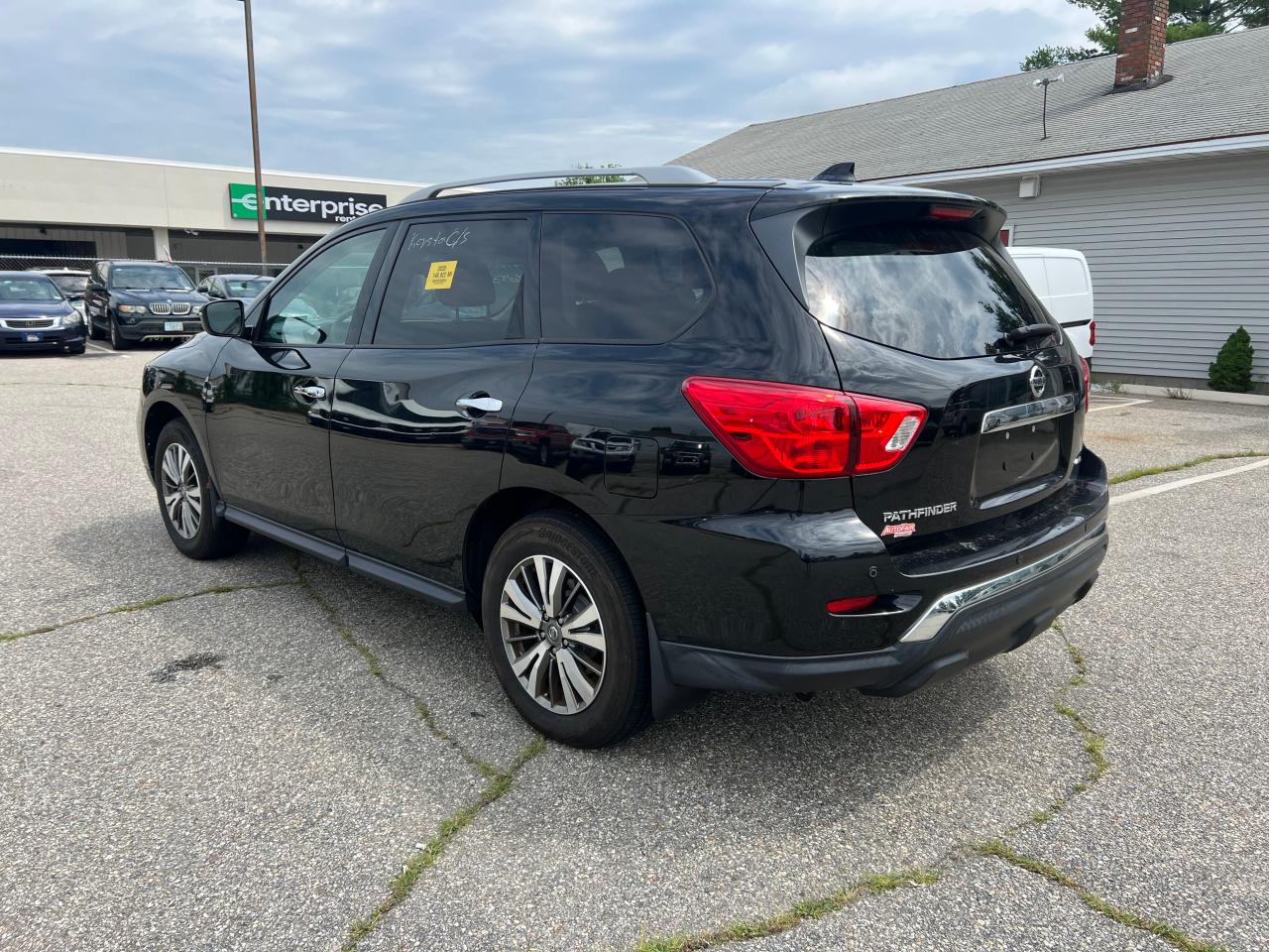 2020 Nissan Pathfinder S vin: 5N1DR2AM6LC582284