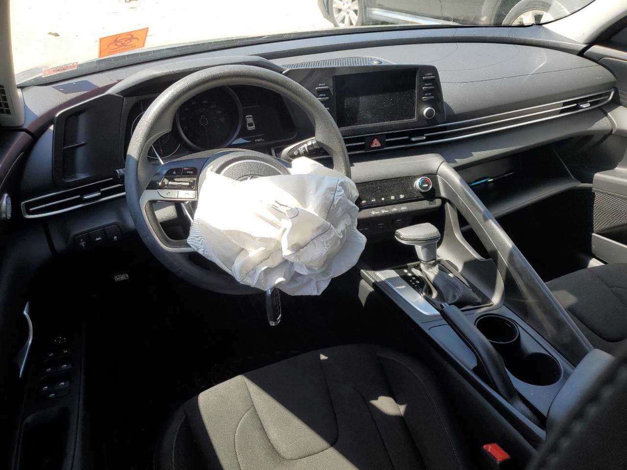 KMHLM4AG2NU363495 2022 Hyundai Elantra Sel