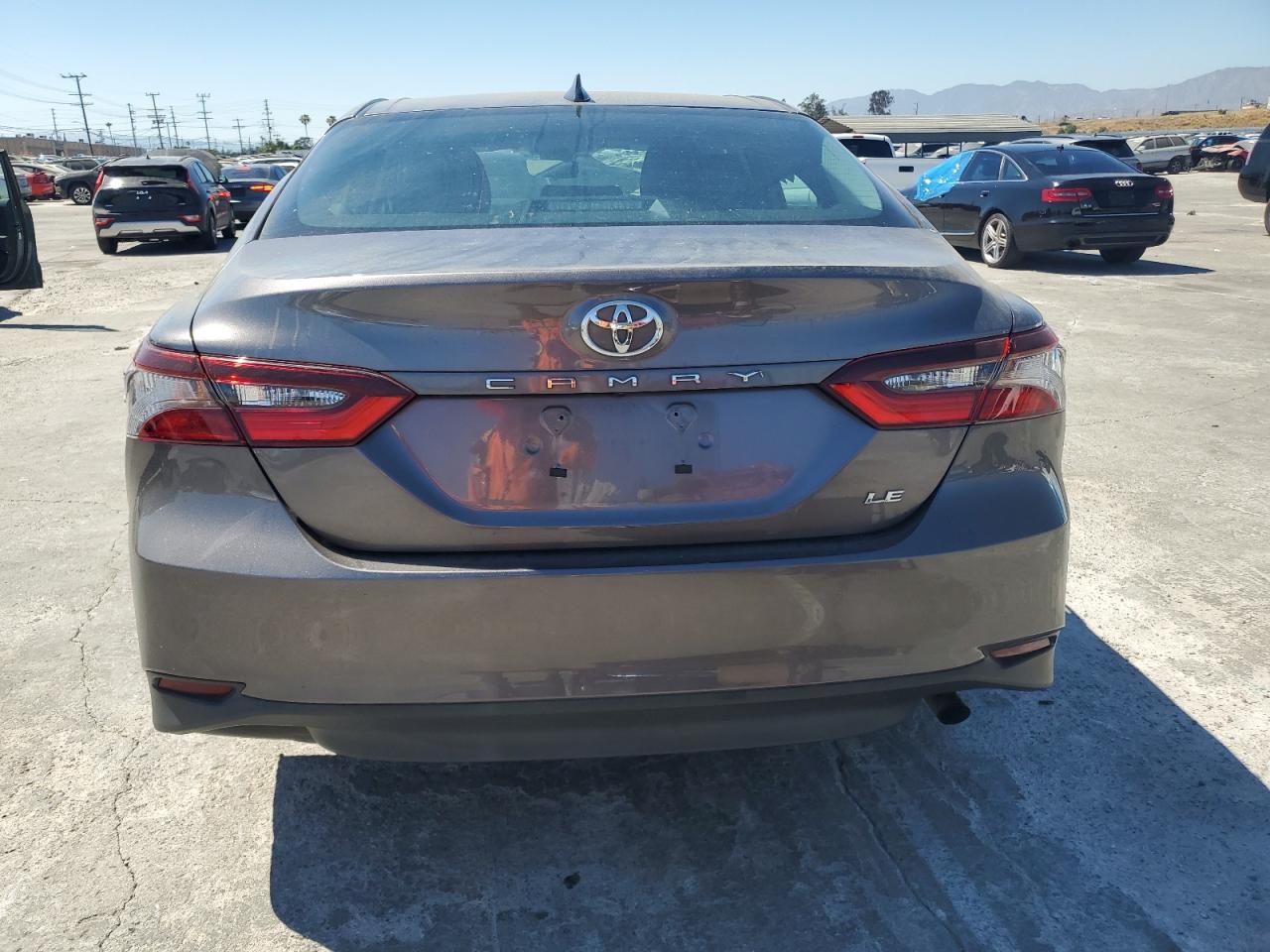 4T1C11AKXNU063909 2022 Toyota Camry Le