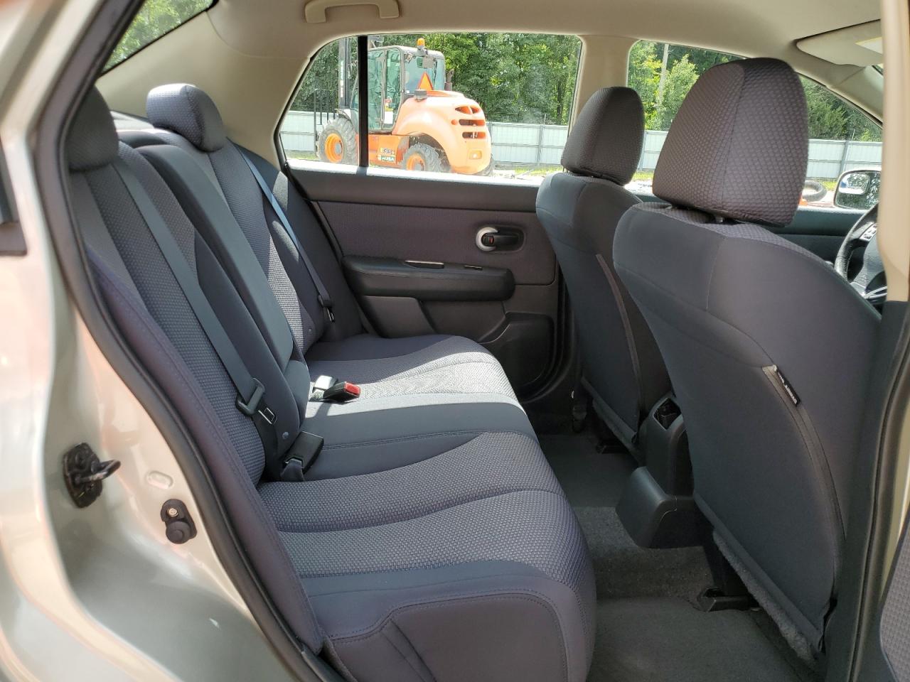 3N1BC11E88L430893 2008 Nissan Versa S