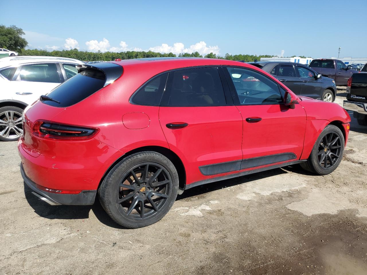 WP1AA2A51JLB17348 2018 Porsche Macan