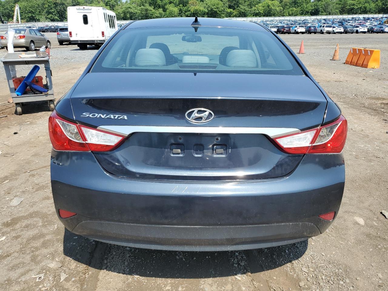 Lot #2794256581 2014 HYUNDAI SONATA GLS