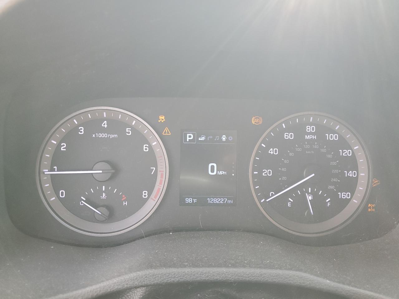 KM8J3CA25JU683428 2018 Hyundai Tucson Value