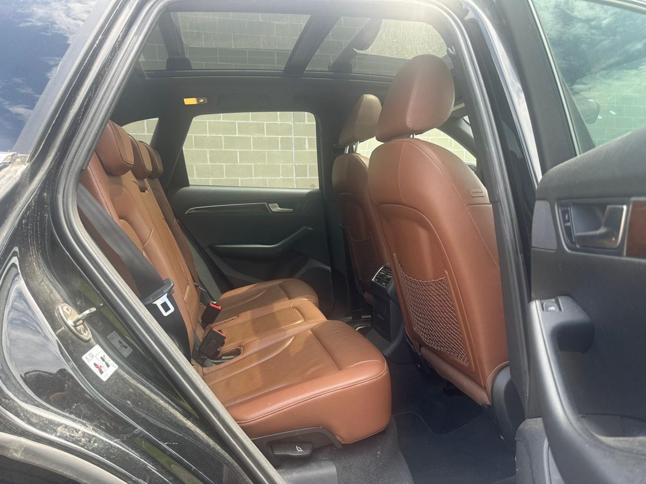 WA1LKAFP7AA060736 2010 Audi Q5 Premium