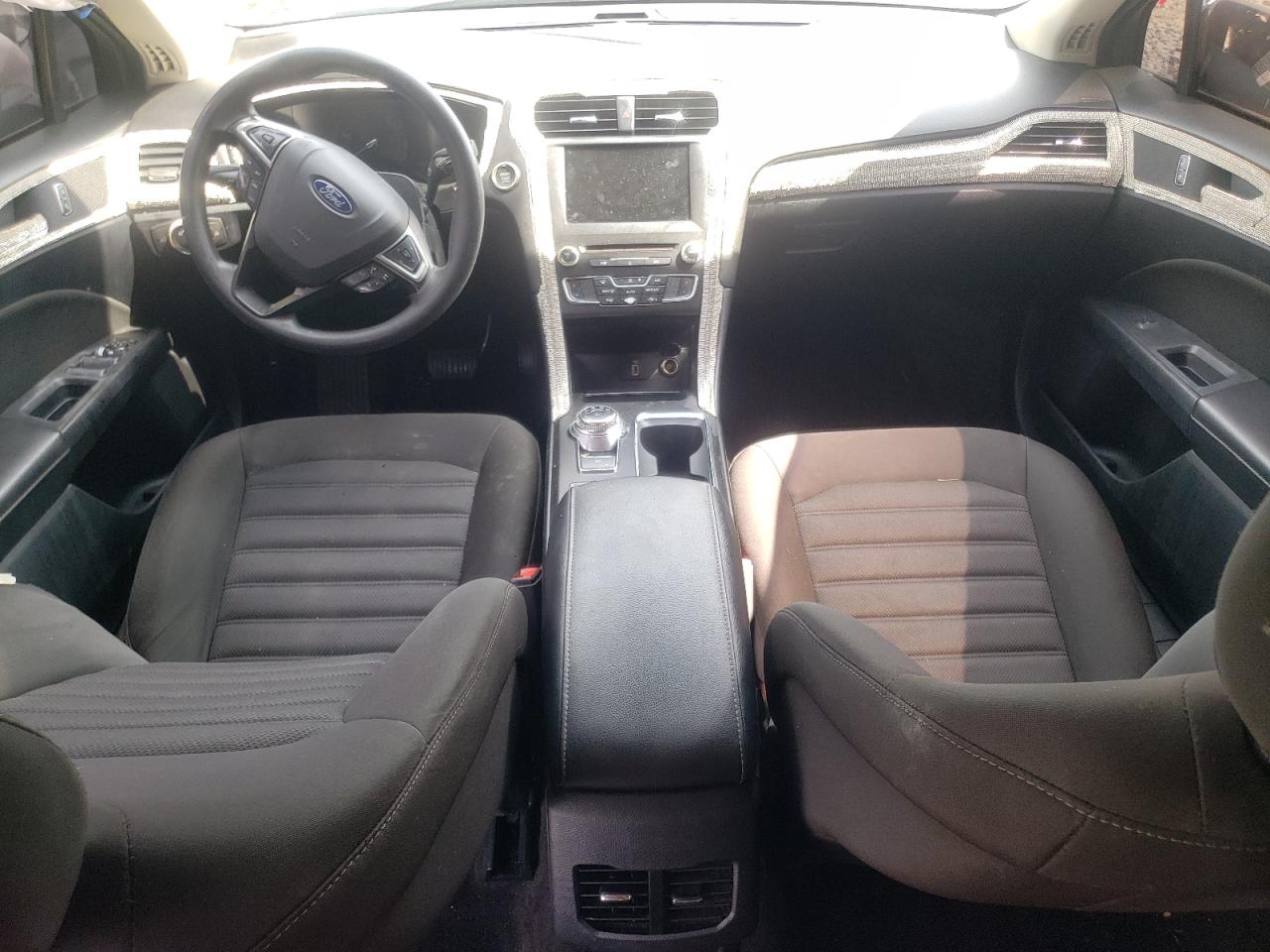 3FA6P0H76JR189638 2018 Ford Fusion Se