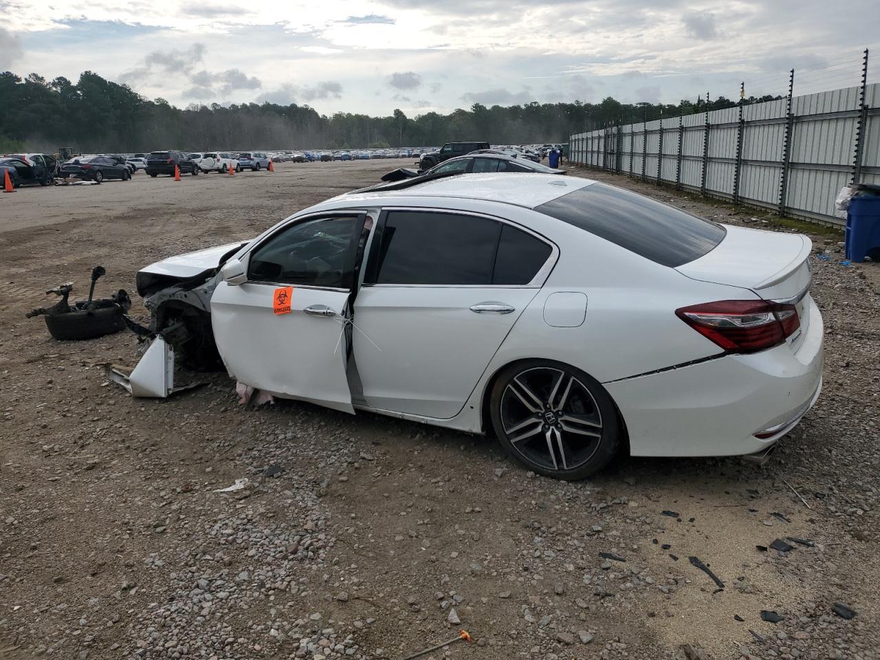 Lot #2907250702 2016 HONDA ACCORD TOU