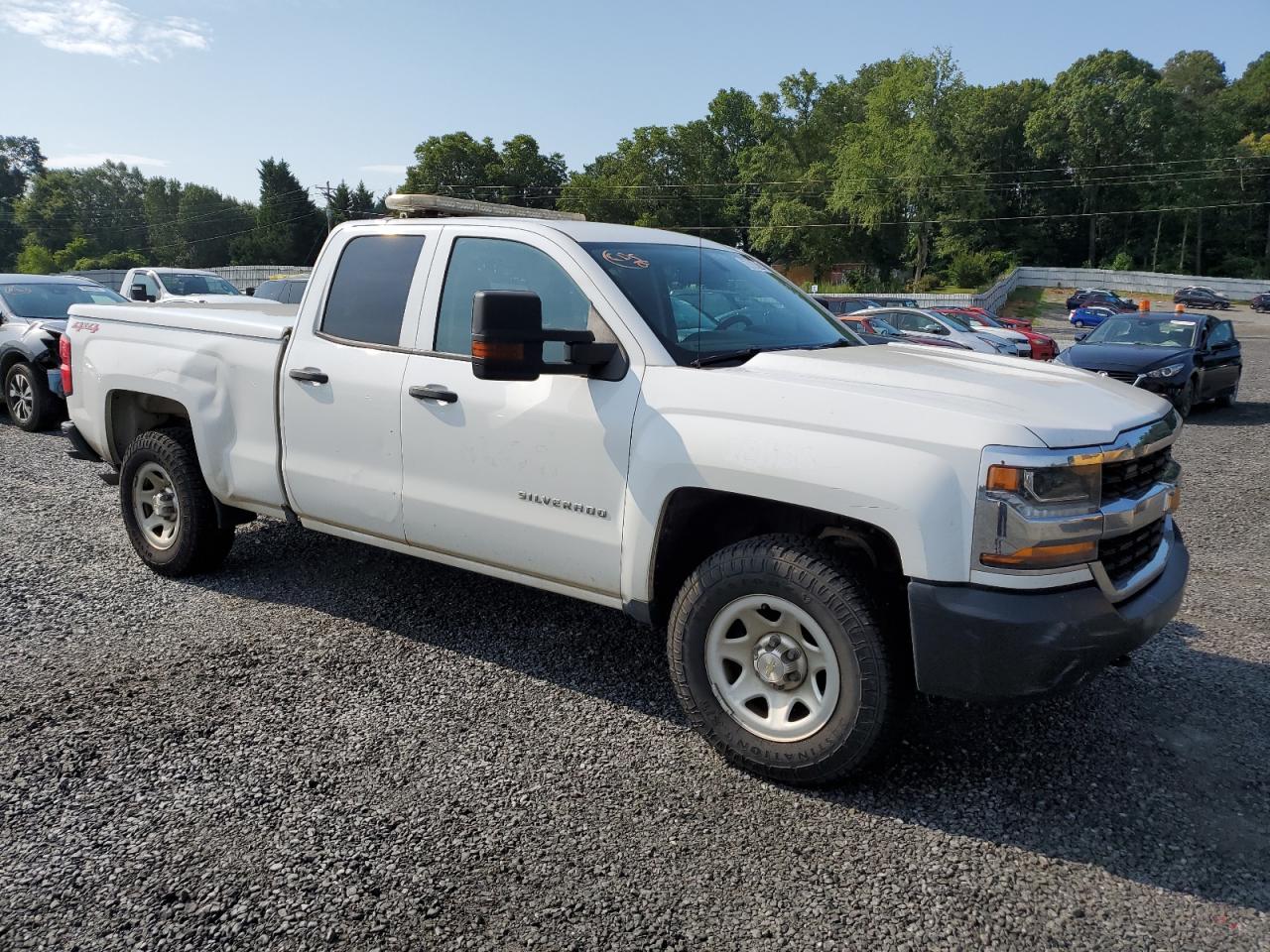 2018 Chevrolet Silverado K1500 vin: 1GCVKNEC1JZ303740