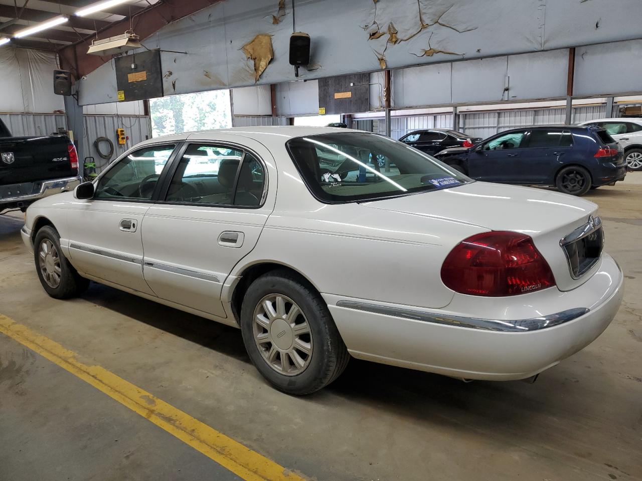 1LNHM97VXXY640379 1999 Lincoln Continental