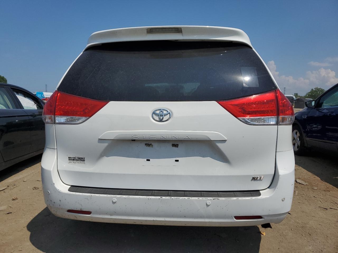 2014 Toyota Sienna Xle vin: 5TDYK3DC1ES510543