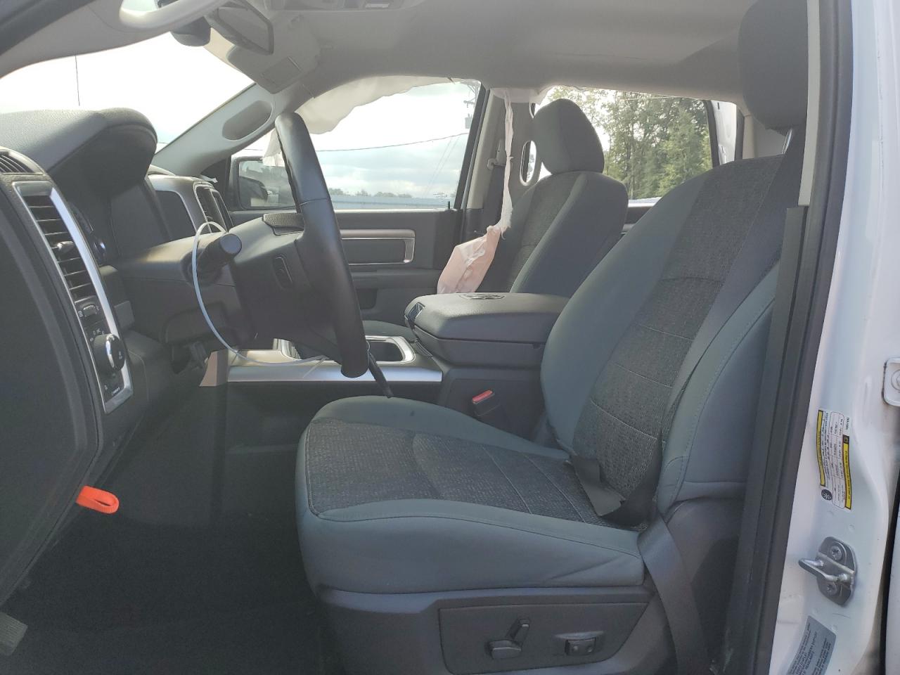 3C6RR7LT3HG637605 2017 Ram 1500 Slt