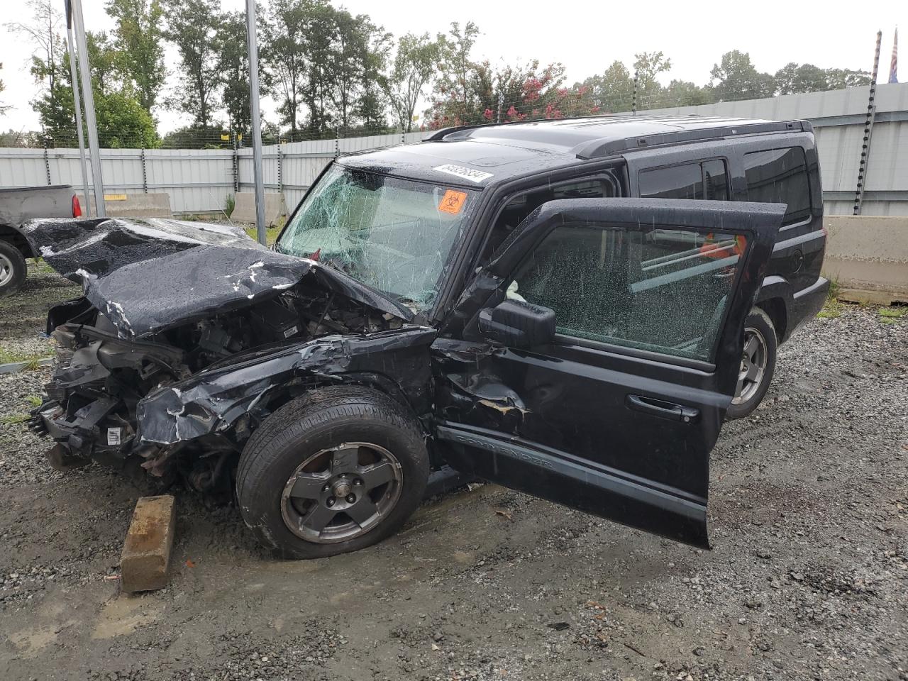  Salvage Jeep Commander